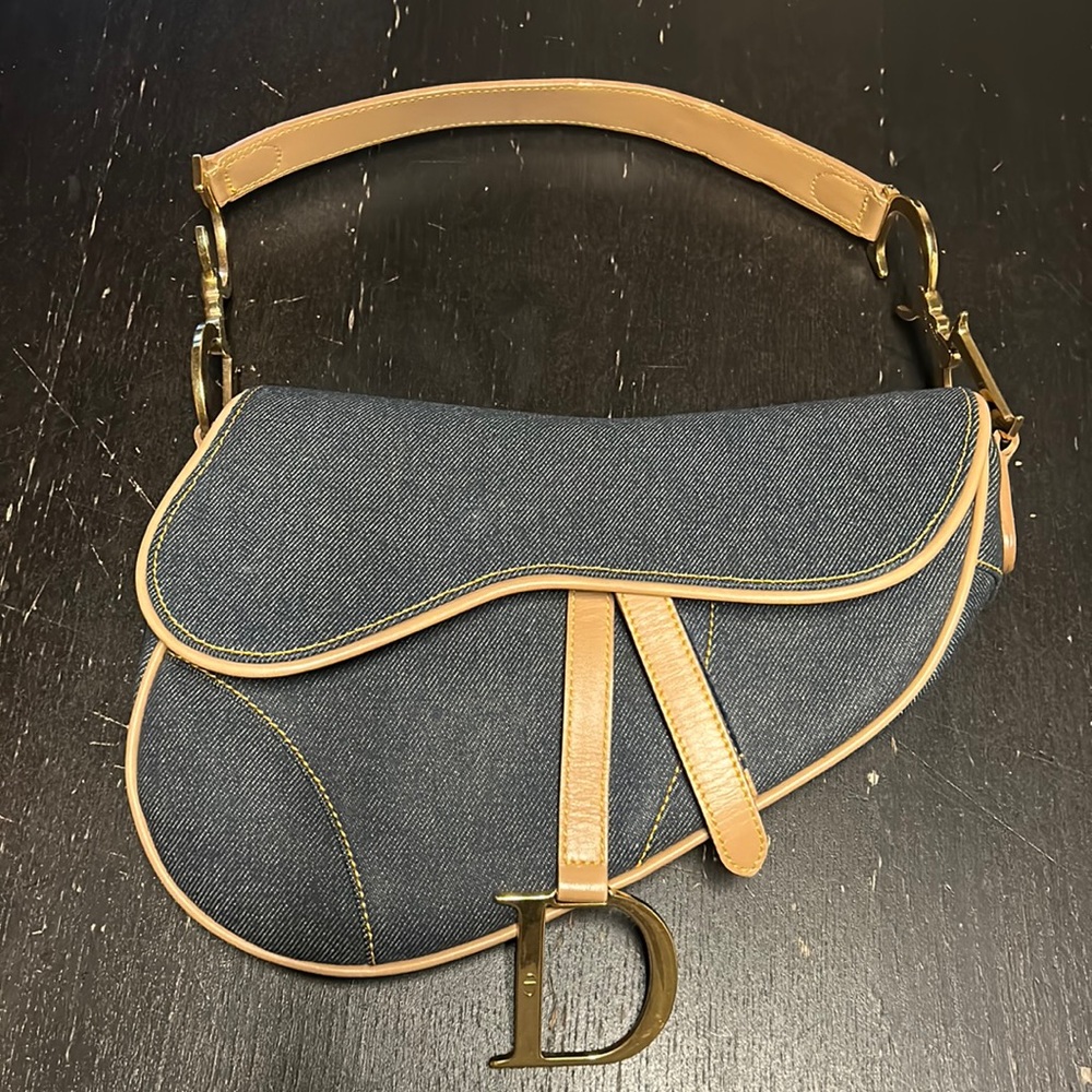 DIOR
